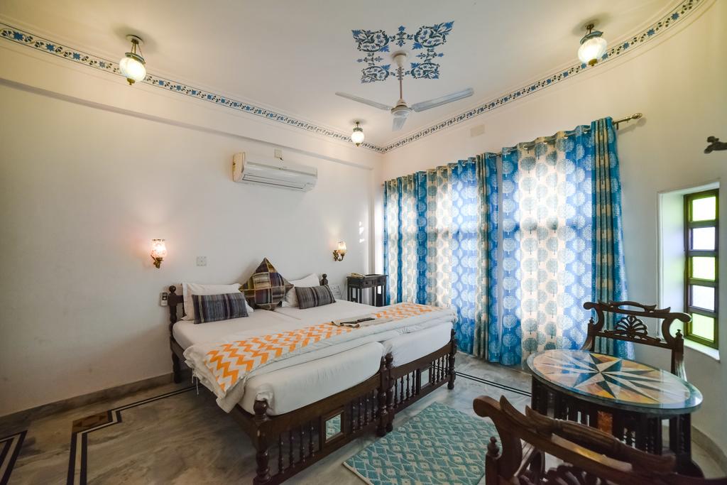 Best place to stay near lake Pichola in Udaipur